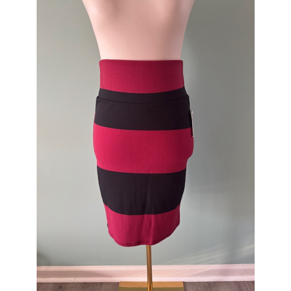 LuLaRoe Dresses & Skirts - LuLaRoe Cassie Skirt XS Red & Black Striped